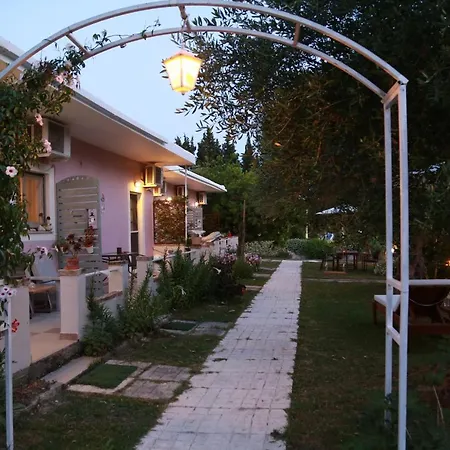 Ktima Theofilos - Frideriki Guest house Petriti (Corfu)