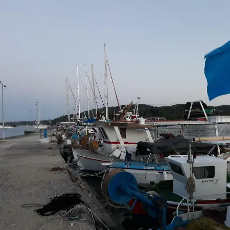 Ktima Theofilos - Frideriki Guest house *
