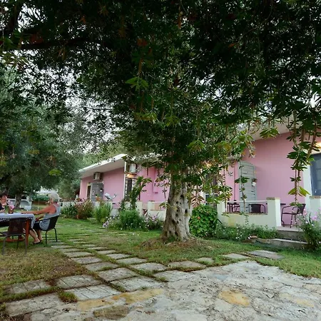 Ktima Theofilos - Frideriki Guest house Petriti (Corfu)