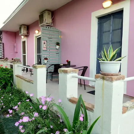 Ktima Theofilos - Frideriki Guest house *